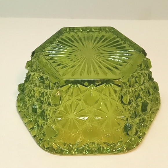Vintage green L E Smith daisy button pattern, hexagonal bowl. No flaws - Picture 3 of 5